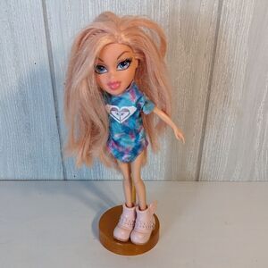Bratz Selfie Snap Cloe MGA Entertainment EUC Doll Only